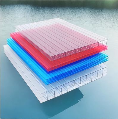 Un buen precio. SGS comprobado resistente a la intemperie de policarbonato PC 3-4 de pared doble hoja verde hueca con anti-UV en línea