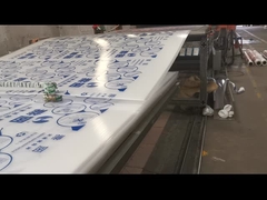 Hoja de policarbonato resistente y ligera para su fácil manipulación e instalación