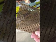 Lámina hueca de policarbonato bronce de 6 mm con protección UV