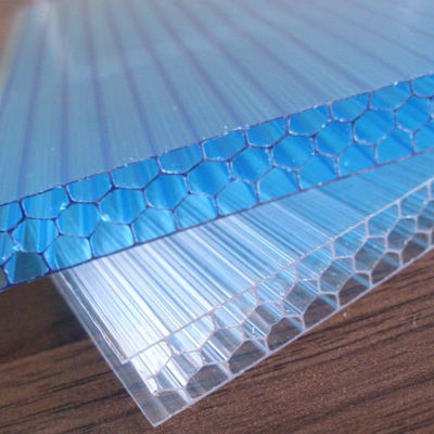 Un buen precio. Panel de hoja de policarbonato de paredes múltiples resistente al fuego verde para 2100 * 5800mm en línea