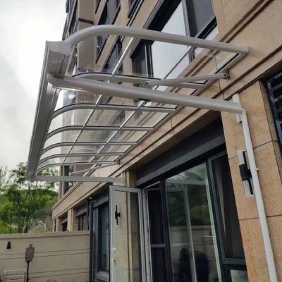 Experimenta durabilidad y versatilidad con cubierta de policaronato de bricolaje