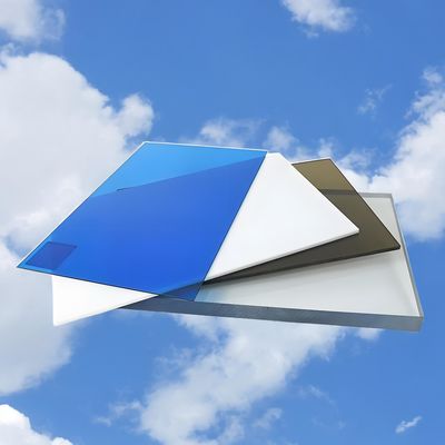 Un buen precio. Hoja sólida de policarbonato resistente a los rayos UV de 10 mm con mayor resistencia al impacto en línea