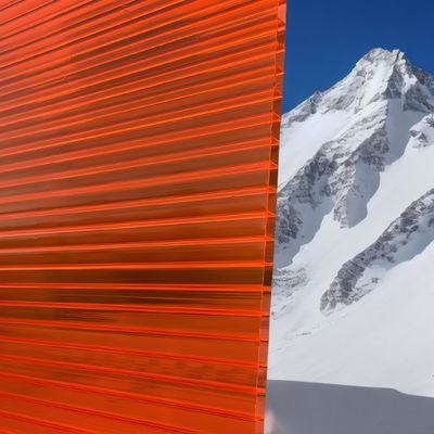 Un buen precio. Colorido Excelente resistencia al tiempo Policarbonato PC Hole Sheet En 1220mm* 2100mm Tamaño SGS RHOS Certificado en línea