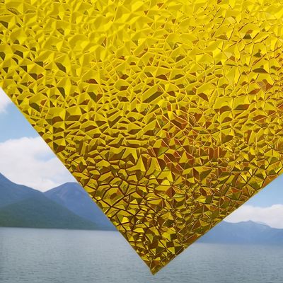 Un buen precio. Techo de terraza de policarbonato de superficie de diamante 2.5mm-10mm 1220mm/2100mm Protección UV en línea