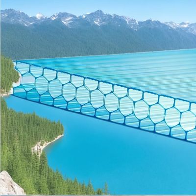 2.1m * 5.8m Tamaño 16mm de policarbonato de panal de miel de color hoja de difusión de luz superior y aislamiento térmico para la construcción