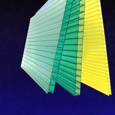 Un buen precio. Materiales de techado de chapa de policarbonato de paredes múltiples ligeros y duraderos en línea