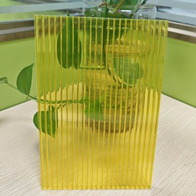 Resistente a la intemperie Resistente a los impactos Amarillo 4 mm PC Hole Sheet Material de alto rendimiento para la construcción industrial