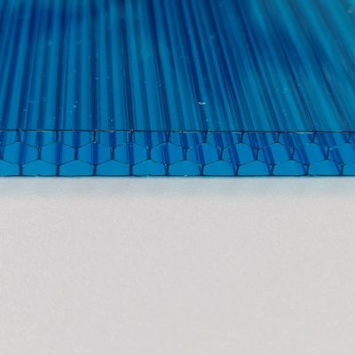Hoja de panal de policarbonato azul de 10 mm de tamaño y color personalizables para adaptarse a las necesidades del proyecto