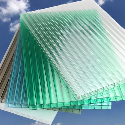 Hoja de policarbonato personalizable 1.22m*2.44 con excelente transparencia y resistencia a los rayos UV