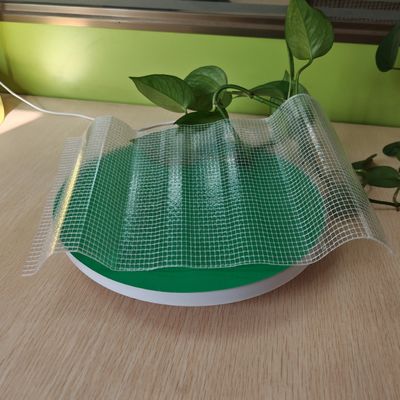 Hoja compuesta corrugada PET de esqueleto de fibra reforzada para mejorar la resistencia al impacto y la resistencia a la tracción