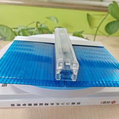 Un buen precio. Hoja de policarbonato U-Lock de panal de miel - Techo ligero resistente a los impactos en línea