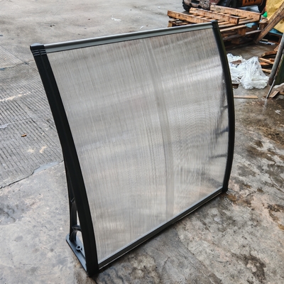 Toldo de policarbonato con paneles divididos y marco de plástico DIY