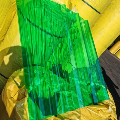 Durable plástico verde de policarbonato ondulado hoja con resistencia al clima para usted techo y dosel