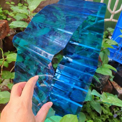 Un buen precio. Lámina corrugada de policarbonato azul, resistente a impactos y ligera para una funcionalidad y diseño mejorados en línea