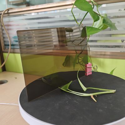 Un buen precio. Servicio de corte de lámina sólida de policarbonato marrón de 3 mm con protección UV y una cara para techos de toldos y marquesinas en línea