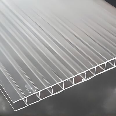 Un buen precio. Tamaño normal 2.1 5.8m tablero de PC Techo de techo de techo resistente al impacto y material ligero adecuado para uso al aire libre a largo plazo en línea