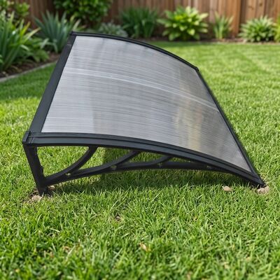 Un buen precio. Canopy de puertas de policarbonato montado en la pared que ofrece un rango de resistencia al clima de menos 40 grados Celsius a 120 grados Celsius Adecuado para puertas en línea